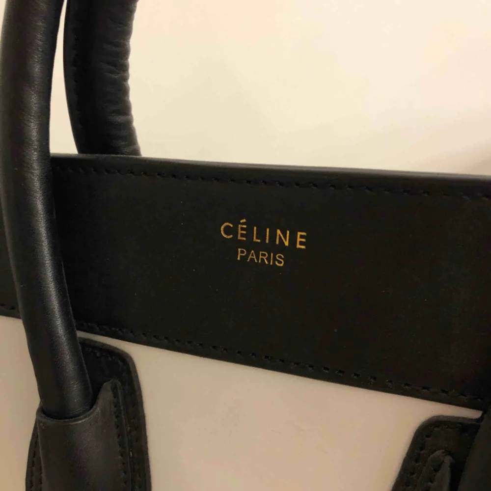Säljer min Céline väska köpt i Dubai. Knappt använd därför inga stora defekter. Pris kan diskuteras :). Väskor.