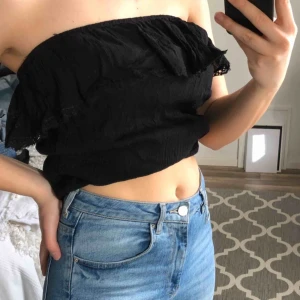 Bandeau linne  - Bandeau linne från Forever 21. Går att vika upp snyggt eller bära det som vanligt. Kom med bud.