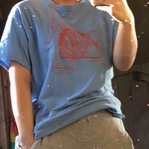  - Conan gray idle town merch, jätte fin! Men används inte. Köparen står för frakt 