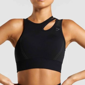  - Ultra seamless sportsbra från gymshark. Stl M. Nypris 400kr. Säljes pga för stor, använd ett fåtal gånger.