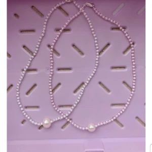 Handgjorda smycken  - Säljer jättefina handgjorda smycken. Kontakta mig för egen beställning🦋