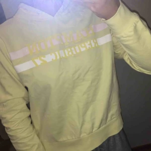  - Tröja från New york eller KappAhl (minns inte) Säljer för 35:- skriv för mer info 