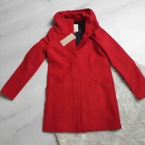  - Kappa Tom Tailor ny med tag kvar! Finns i storlek XS och S. Ny pris i butik 900kr