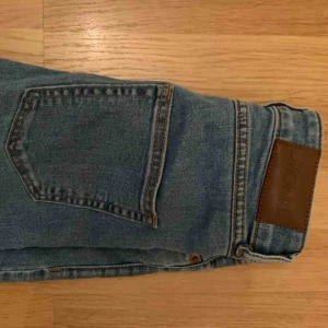  - Jeans byxor från monkey helt nya inte använda pågrund av fel storlek 