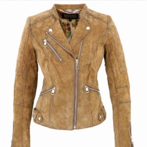  - * Brun Skinnbiker JOFAMA by Kristine Ullebø. stl 36 Nypris 2700kr Säljer för 800kr Använd men Väldigt fint skick.   Finns i Stockholm skickas mot fraktkostnad. Kolla gärna mina andra annonser 