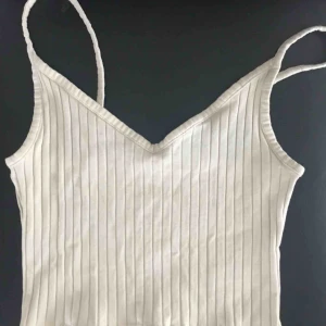  - Linne i beige från H&M, aldrig använt