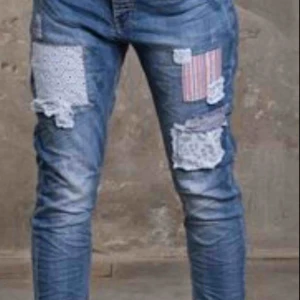  - Superfina, nya jeans. En större XS. Enbart provade 