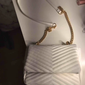  - Jätte fin axelväska, aldrig använt