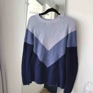  - Stickad tröja från Na-Kd i storlek S. Frakt ingår!