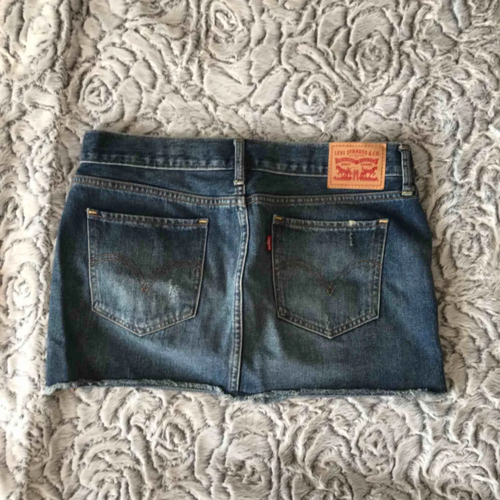 Snygg levis jeans kjol. Kjolar.