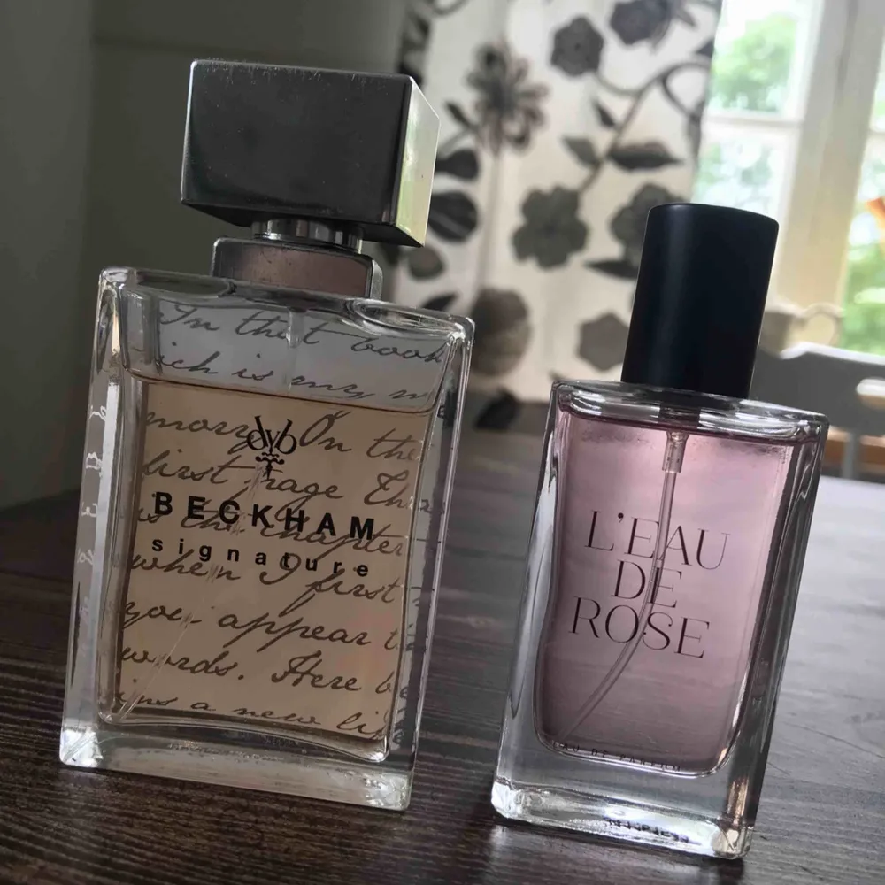 Två parfymer som aldrig kommer till användning. Beckham parfymen är lite använd och saknar förpackning. Den andra är helt oanvänd! Luktar gott båda två! ✨50ml i den första parfymen och 30ml i den andra🌹. Accessoarer.