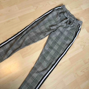  - Skitsnygga byxor från Missäy. Frakt tillkommer.