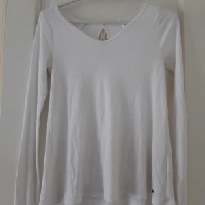  - Tröja från hollister, Använd fåtal gånger köpt för 400kr 