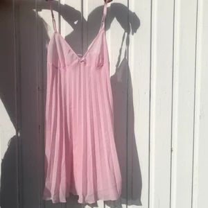 Gulligt nattlinne - Säljer mitt super gulliga rosa nattlinne/klänning 