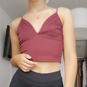 Vinrött linne - Jättegulligt linne 