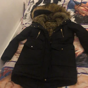 Vinter jacka inte äkta päls!! - Jätte varm och skön