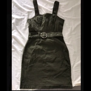 Klänning - 70kr inkl frakt