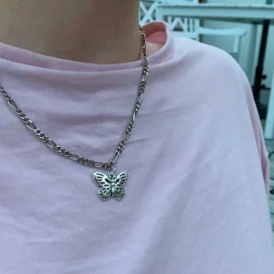 halsband  - svin snyggt halsband, köparen står för frakten på 11 kr💕🦋 bud på 150 + frakt! 