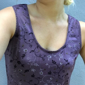 Klänning - Säljer min jättefina klänning från Kaffe pga kommer aldrig till användning. Perfekt skick! Frakt på 44kr tillkommer!