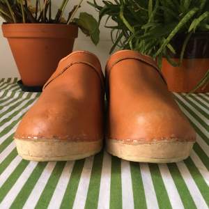 Swedish brown clogs, used but in good condition!