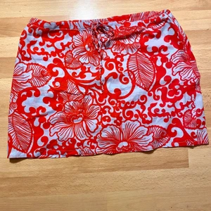 KOOKAI KJOL STORLEK 38/S - EN SUPER FIN KJOL FRÅN KOOKAI💖 Med dragkedja på sidan. 😊  I storlek 38, passar XS/S. Går att spänna åt. Super skön och lätt, perfekt för en sommardag. ☀️☀️☀️ Endast frakt 🚚 Köparen betalar för frakt. Betalning via swish ✅ 