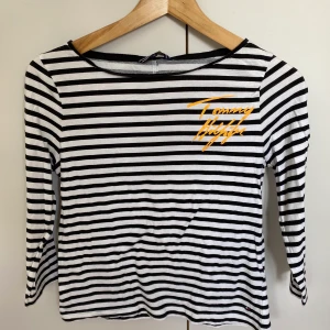 Tommy hilfiger tröja - Söt randig Tommy hilfiger tröja