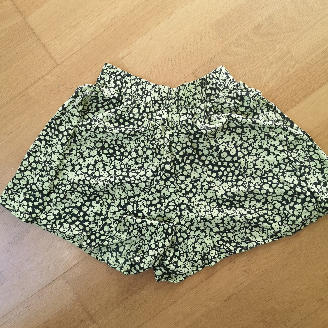 Weekday shorts kjol 36 - 90