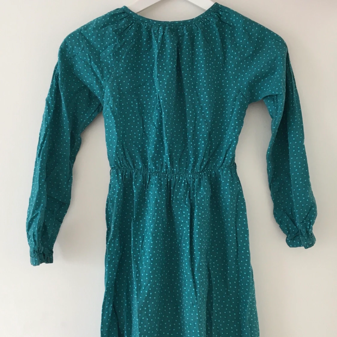 Prickig grön klänning 💚 - 90