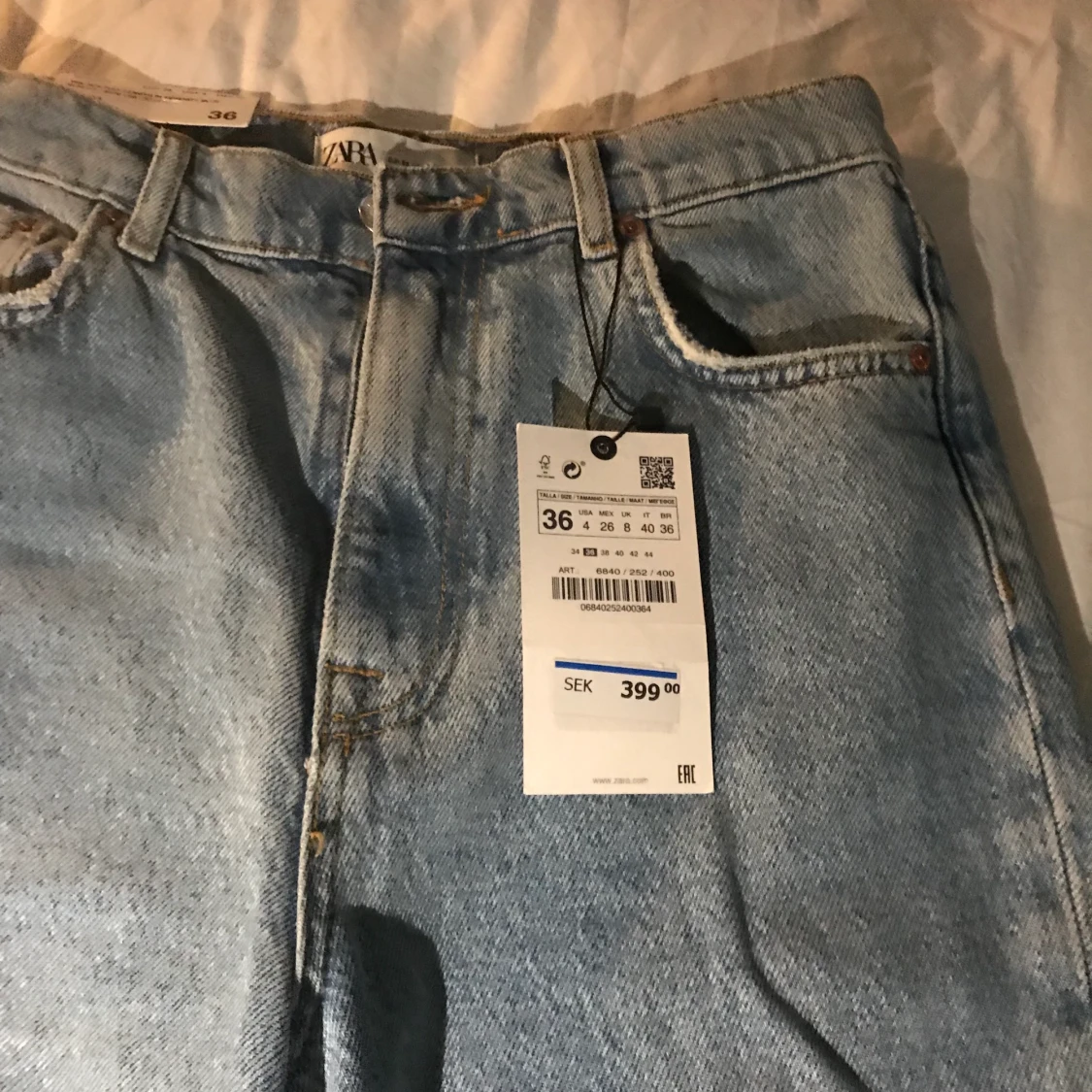 Jeans ifrån Zara   - 90