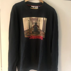 Sweatshirt ”the shining” - Sweatshirt i nyskickn! Storlek L