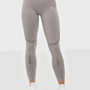 Träningstights ICIW - träningstights från ICANIWILL i storlek L. Passar även M. Använda en gång.