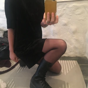 Sammets klänning - Sammetsklänning från cheapmonday. Hör av er för mer bilder