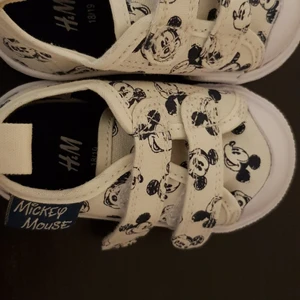 Barnskor strl 19 - Oanvända helt nya