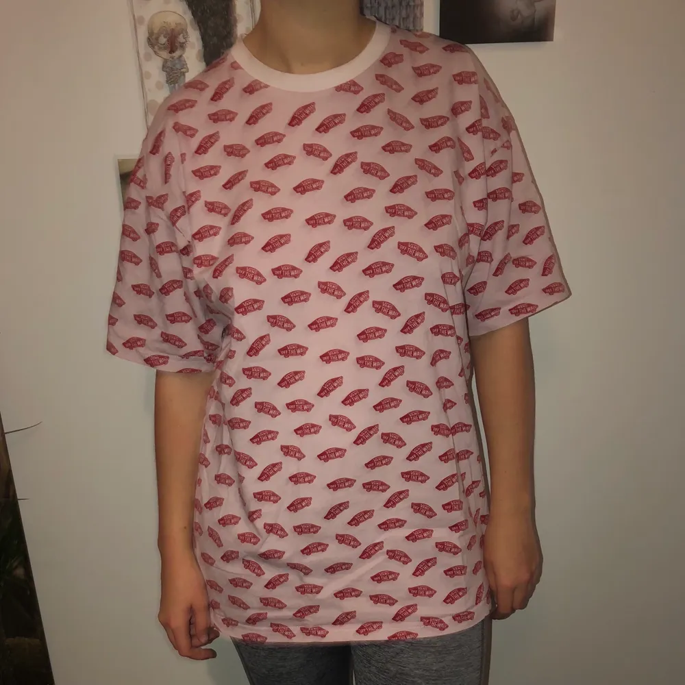 Vans T-shirt stl M, MJUK❤️, köparen står för frakten. T-shirts.