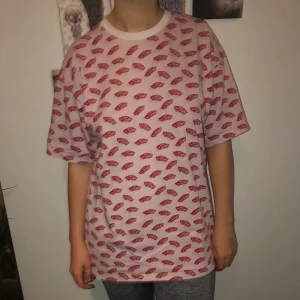 VANS T-SHIRT  - Vans T-shirt stl M, MJUK❤️, köparen står för frakten