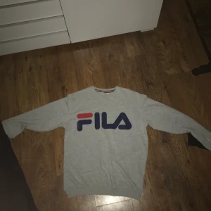 Fila  - Använd lite mest legat i garderoben köpt på zalando i somras