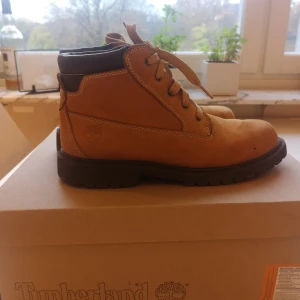 Timberland skor  - Hi! Im selling one of my Timberland shoes. The condition is like new! 