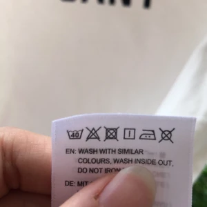 Tröja - Helt ny lappen är kvar, en äkta gant tröja den är blå och ägskalsvit