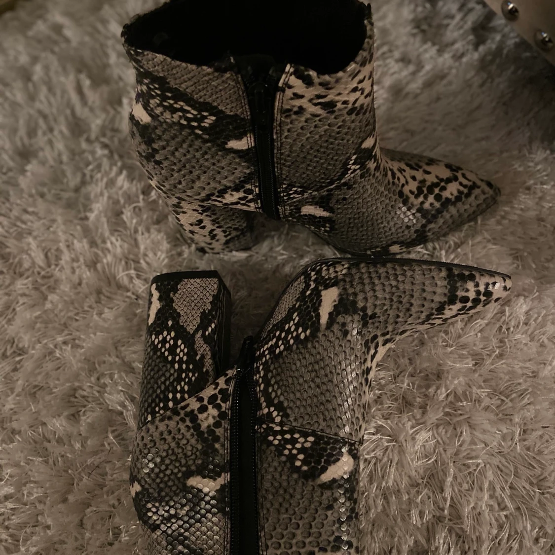 Ormmönstrade boots - 90