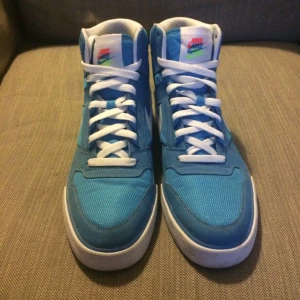  - Nike delta force high. Använda ett par gånger 