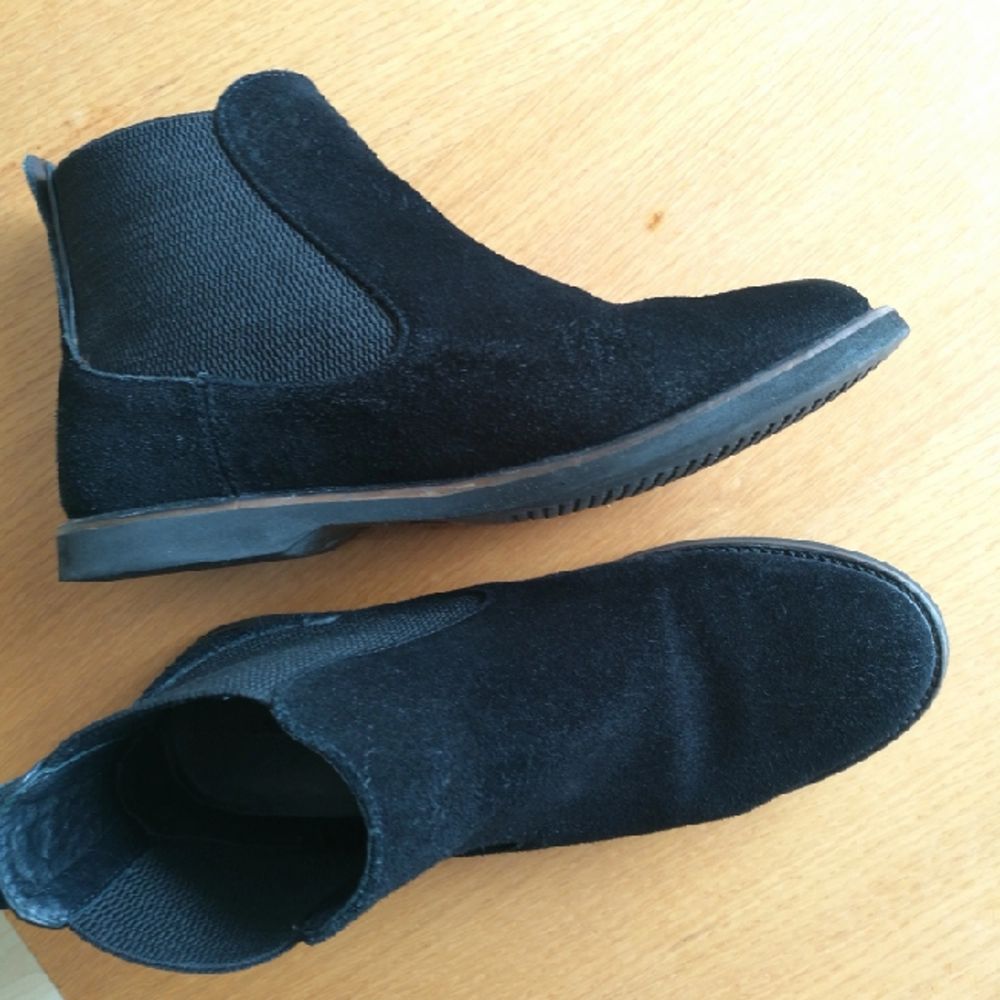 Boot from Lacoste, worn very little, bought 150 €. Skor.