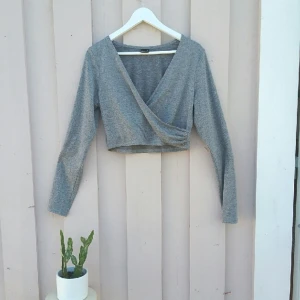  - Danstopp som även fungerar fint som crop top. Toppenskick 🦄