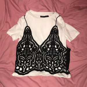  - Tvådelat sett från Nelly. Köparen står för frakt😊 35kr💕