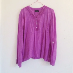 Lila blus lite indisk stil, aldrig använd - Lila blus lite indisk stil, aldrig använd