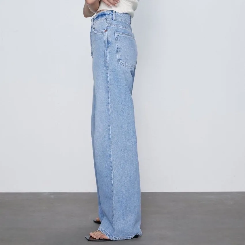 Fina Zara jeans som är använda typ 2 gånger! Storlek 38 men passar mig som vanligtvis har 36. Kan tänka mig att byta mot de gråa. 💖 Buda!. Jeans & Byxor.