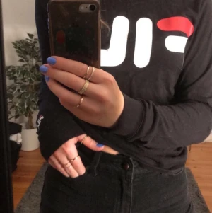 Fila tröja - Långärmad tröja från Fila som tyvärr inte kommer till användning längre. 