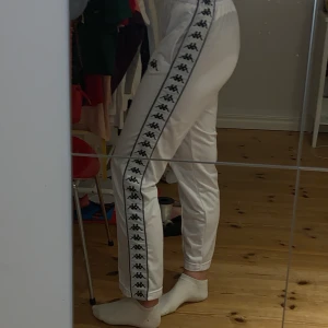 Vita Kappa Byxor - För korta för mig som är 1.73 :( Spårbar frakt 