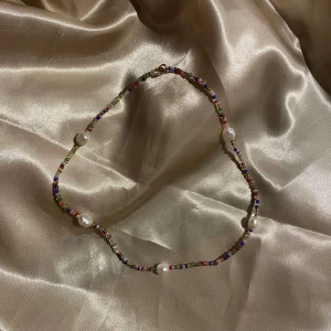 Halsband - Barcelona halsband från RePearl uf. Kan hämtas upp i Gävle eller skickas med 11kr frakt✨