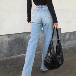 Byxor  - Skitsnygga jeans💓jätte fint skick. Säljer då dom inte sitter så bra på mig💓skriv privat för mer info