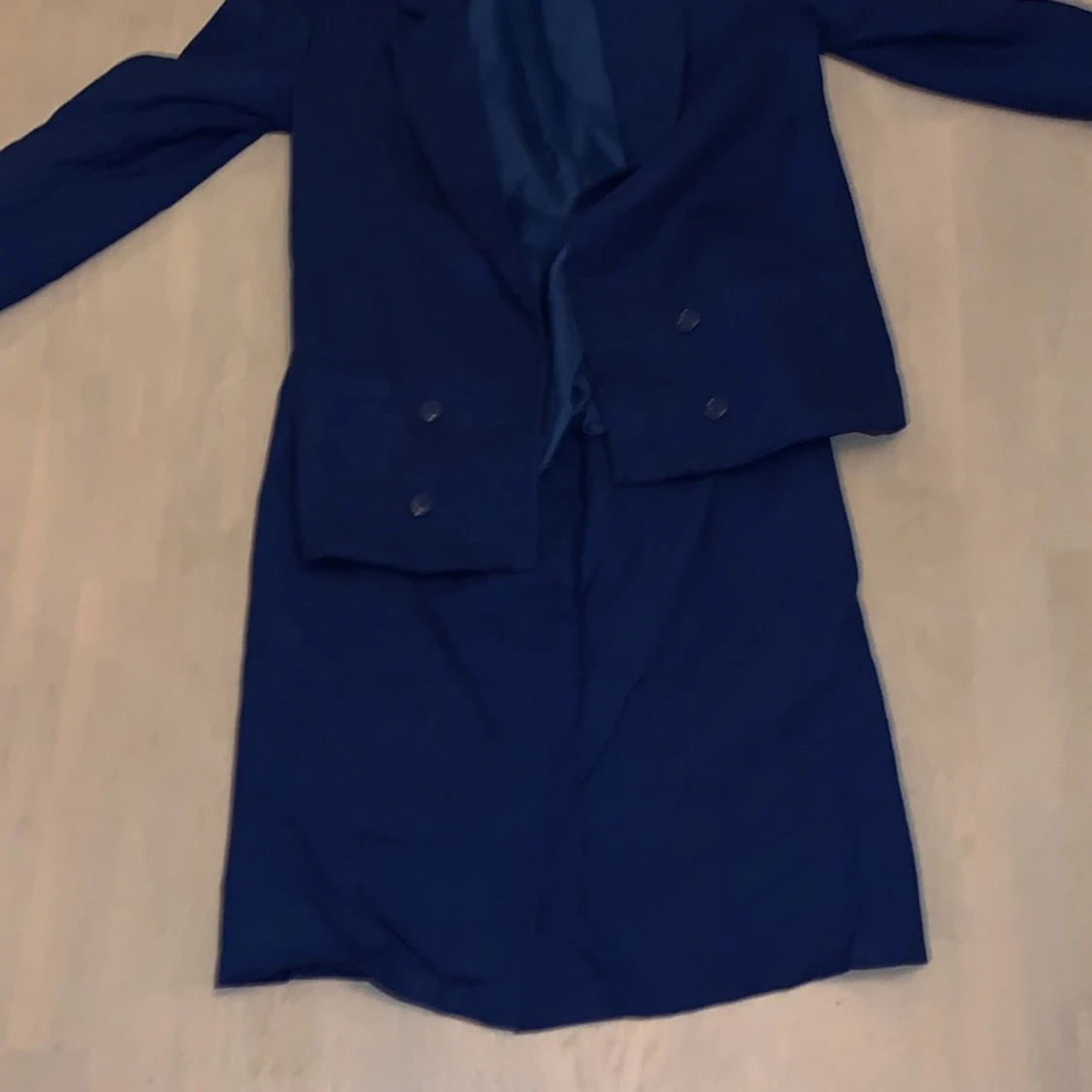 Blå ull kavaj och kjol - 90